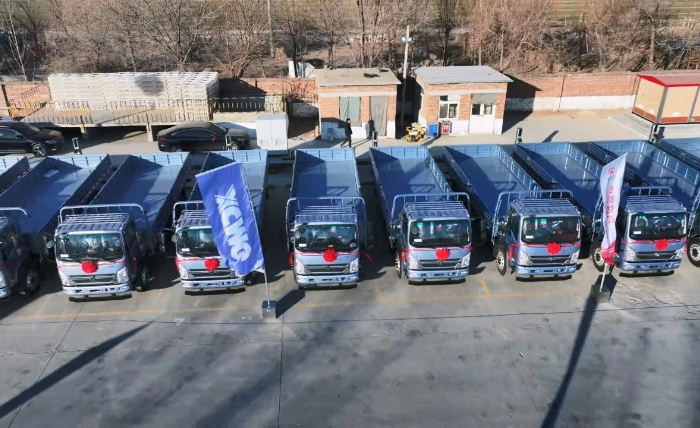 拉斯维加斯9888轻卡新能源运输车批量交付山东客户