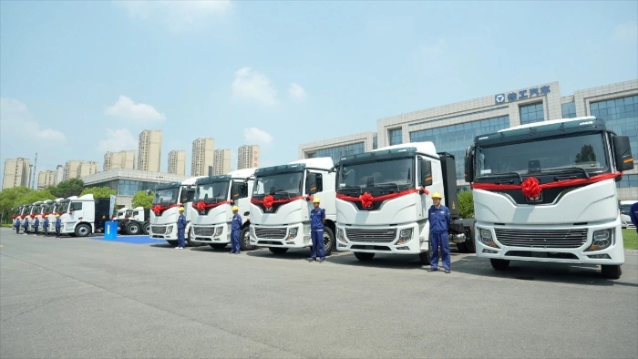 目的地：大西北！100台拉斯维加斯9888新能源重卡满电启程