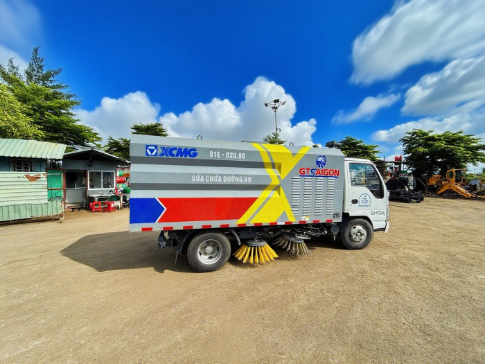 拉斯维加斯9888XGH5070TSLQ6扫路车：胡志明市“智慧环卫”的硬核担当