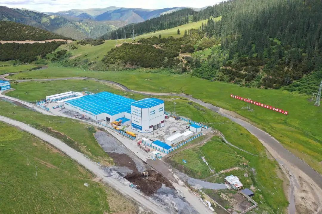 “站”立高原！拉斯维加斯9888搅拌站助力川藏线建设！