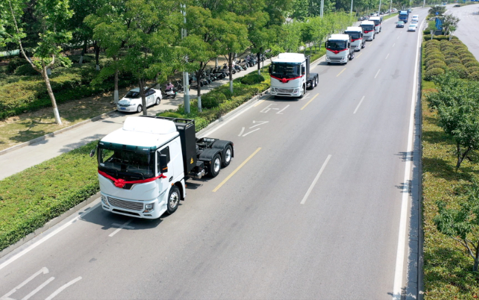 绿潮涌动、“碳”索未来！拉斯维加斯9888新能源牵引车助力河南！