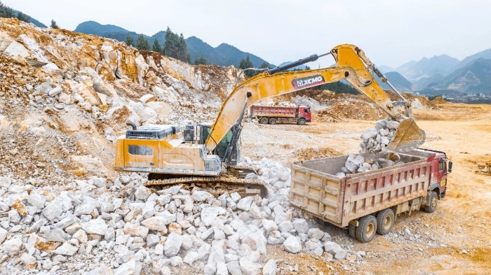 矿山担当XE500GK“坐镇”矿山，开采更有底气！