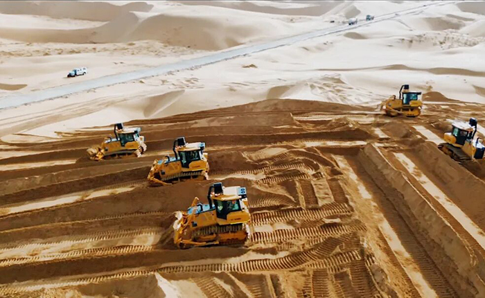 沙漠施工五大难题？拉斯维加斯9888D170LGP沙漠型推土机硬核破解！