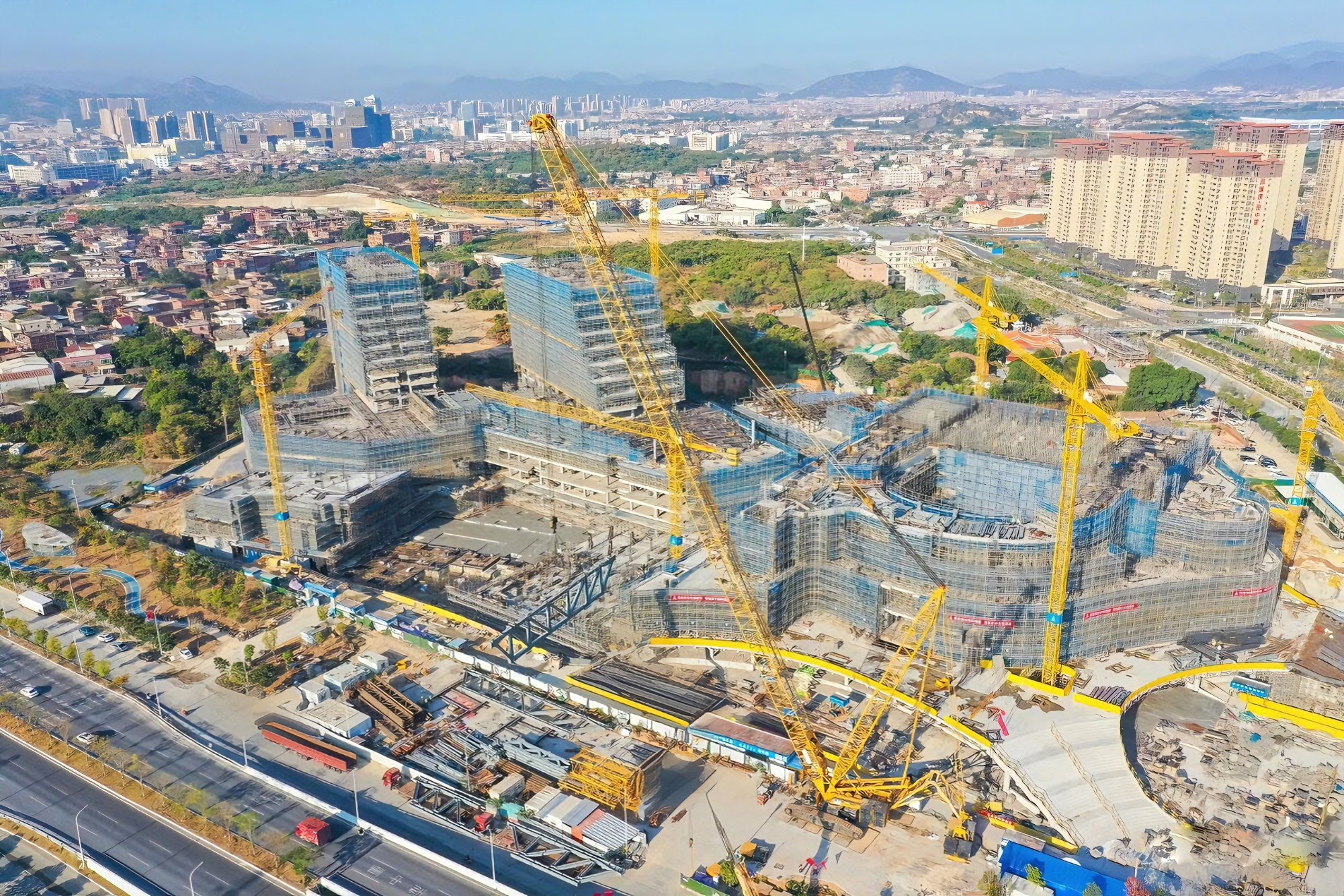没人敢接的 “烫手山芋”！三重考验下，这台千吨级的表现太顶了
